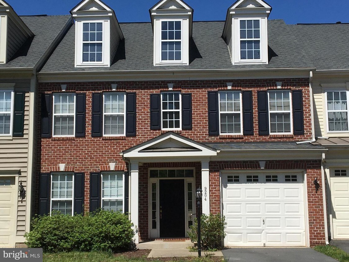 Building Photo - 9204 Cascade Falls Dr