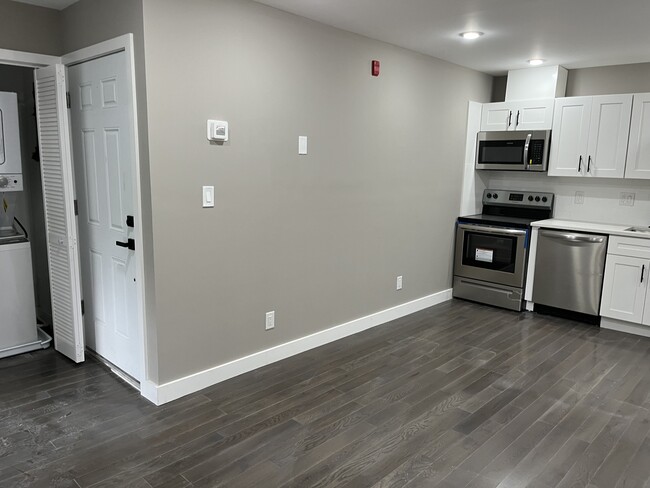 Kitchen & Entry Door - 1235 S 47th St