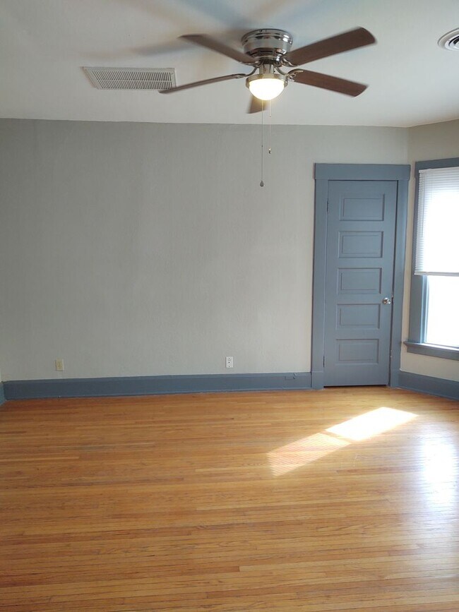 Foto del edificio - 611 N Perry St