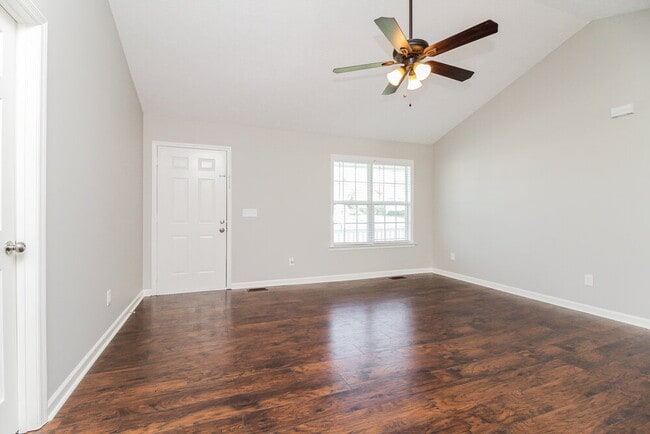 Foto del edificio - 2055 Gardendale Dr