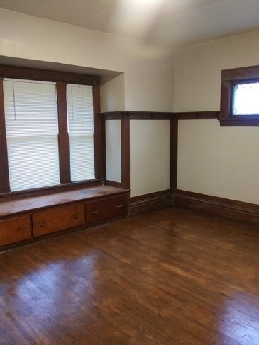 Área de comedor - 1145 s freedom ave