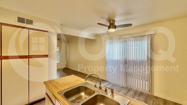 Foto del edificio - 6424 S Stanley Pl