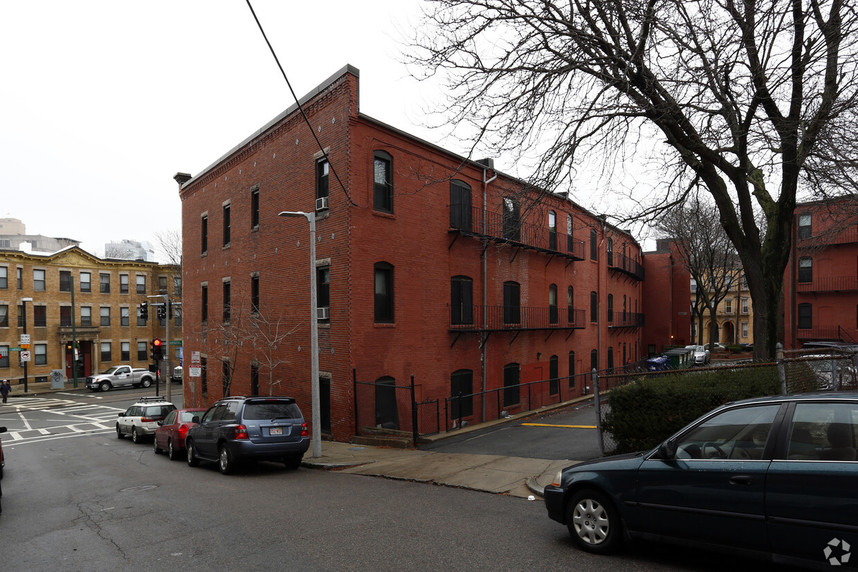 768-782 Huntington Avenue - Wait Street Apartments