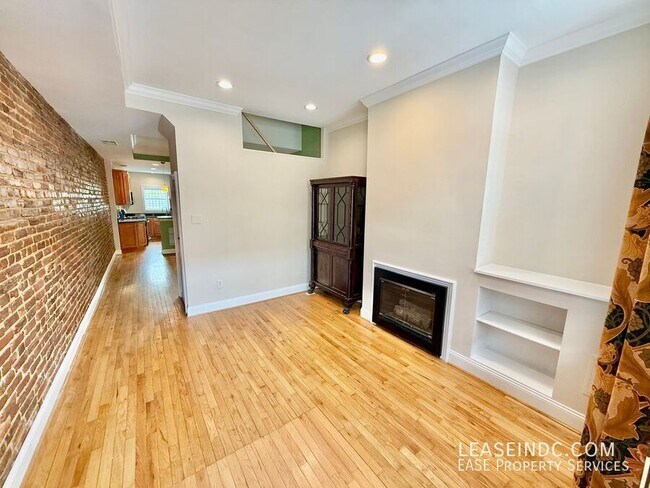 Foto del edificio - 2251 12th Pl NW