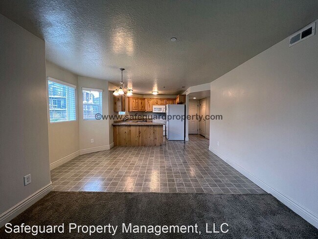 Building Photo - 3 br, 2 bath House - 8248 S. Resaca Drive, J4