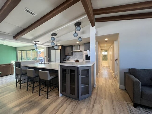 Foto del edificio - 1180 Pecos Way