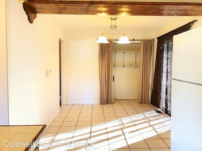 Building Photo - 2 br, 1 bath House - 1209 E. Red Bud Drive