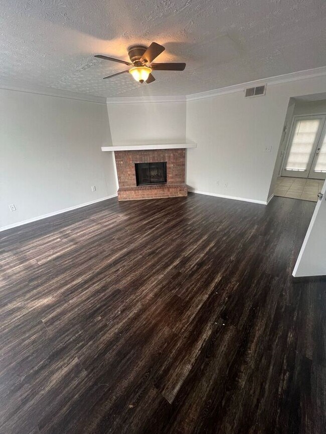 Foto del edificio - Beautiful 2 bedroom 2.5 bath townhome in Snellville!
