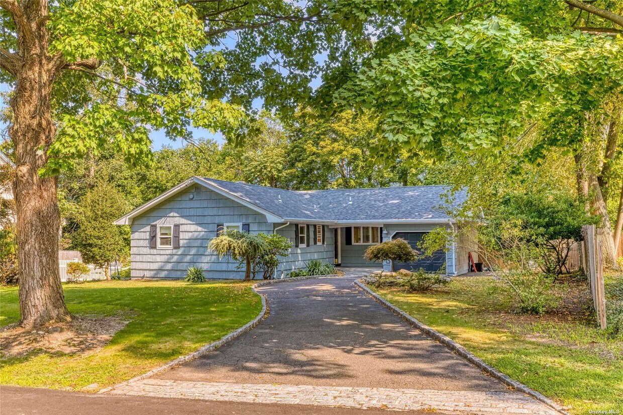 Primary Photo - 23 Overton Ave