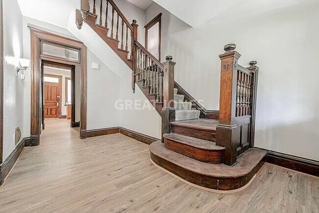 Foto del edificio - 5441 Enright Ave