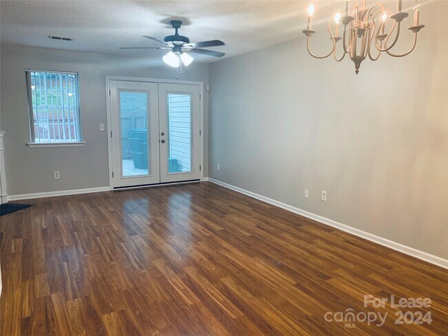 Building Photo - 5667 Kimmerly Woods Dr