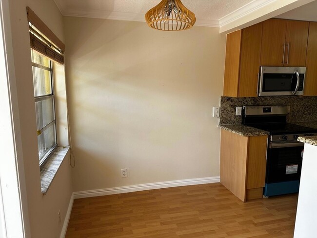 Foto del edificio - 1125 NE 16th Pl