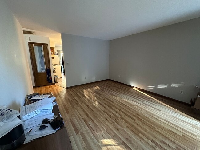 Building Photo - Radford Townhome