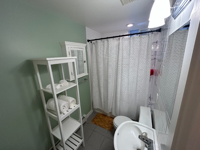 Photo - 137 W 600 N Apartment