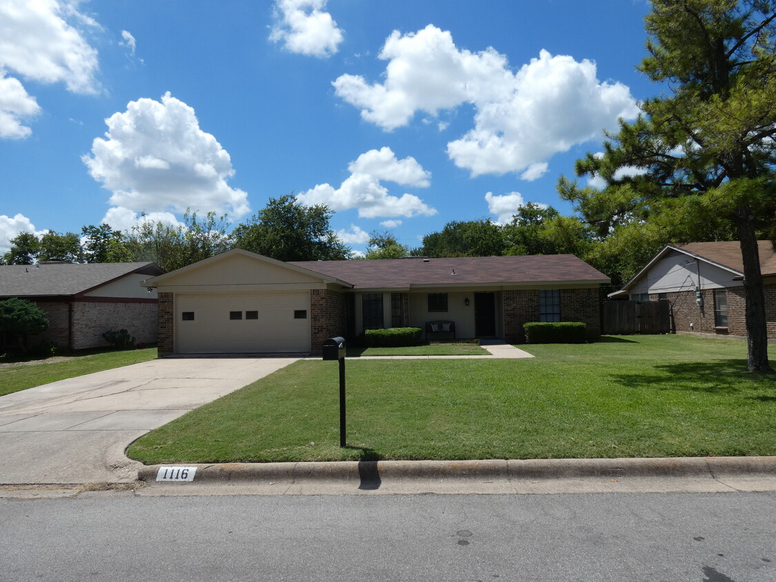 1116 Tobie Layne St, Benbrook, TX 76126 House Rental in Benbrook, TX