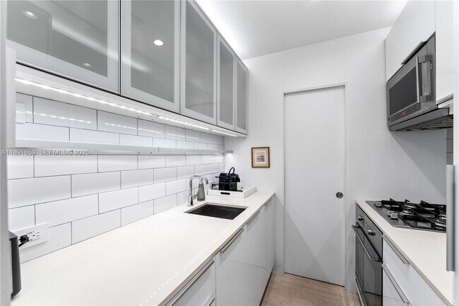 Foto del edificio - 732 Euclid Ave