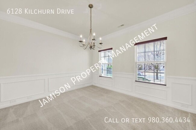 Foto del edificio - 6128 Kilchurn Dr