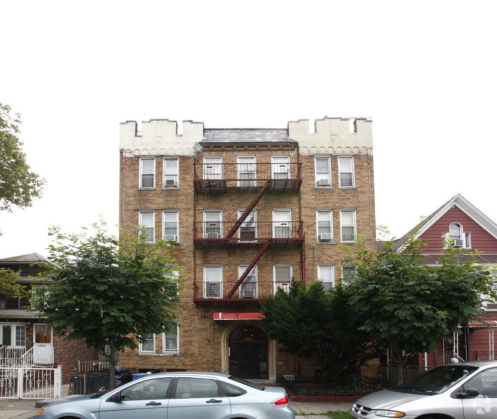 Building Photo - 1075 E 35th St