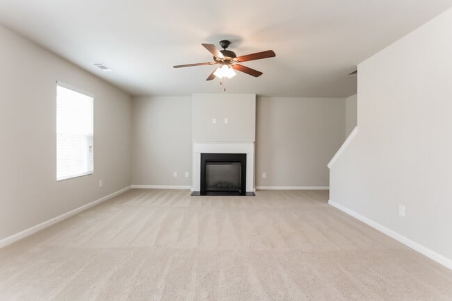 Foto del edificio - 146 Mcarthur Dr