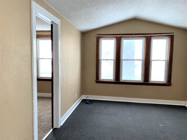Building Photo - 83 Wheatfield St
