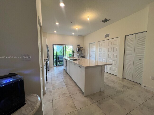 Foto del edificio - 8195 NW 104th Ave