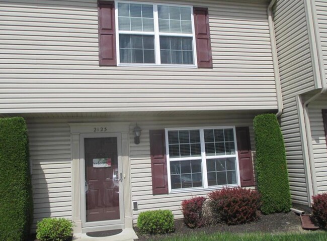 Building Photo - 2123 Quail Hollow Dr