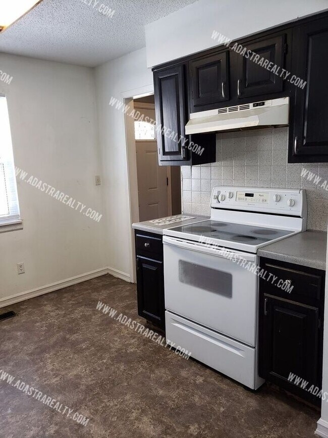 Building Photo - 9164 W 78th Terrace