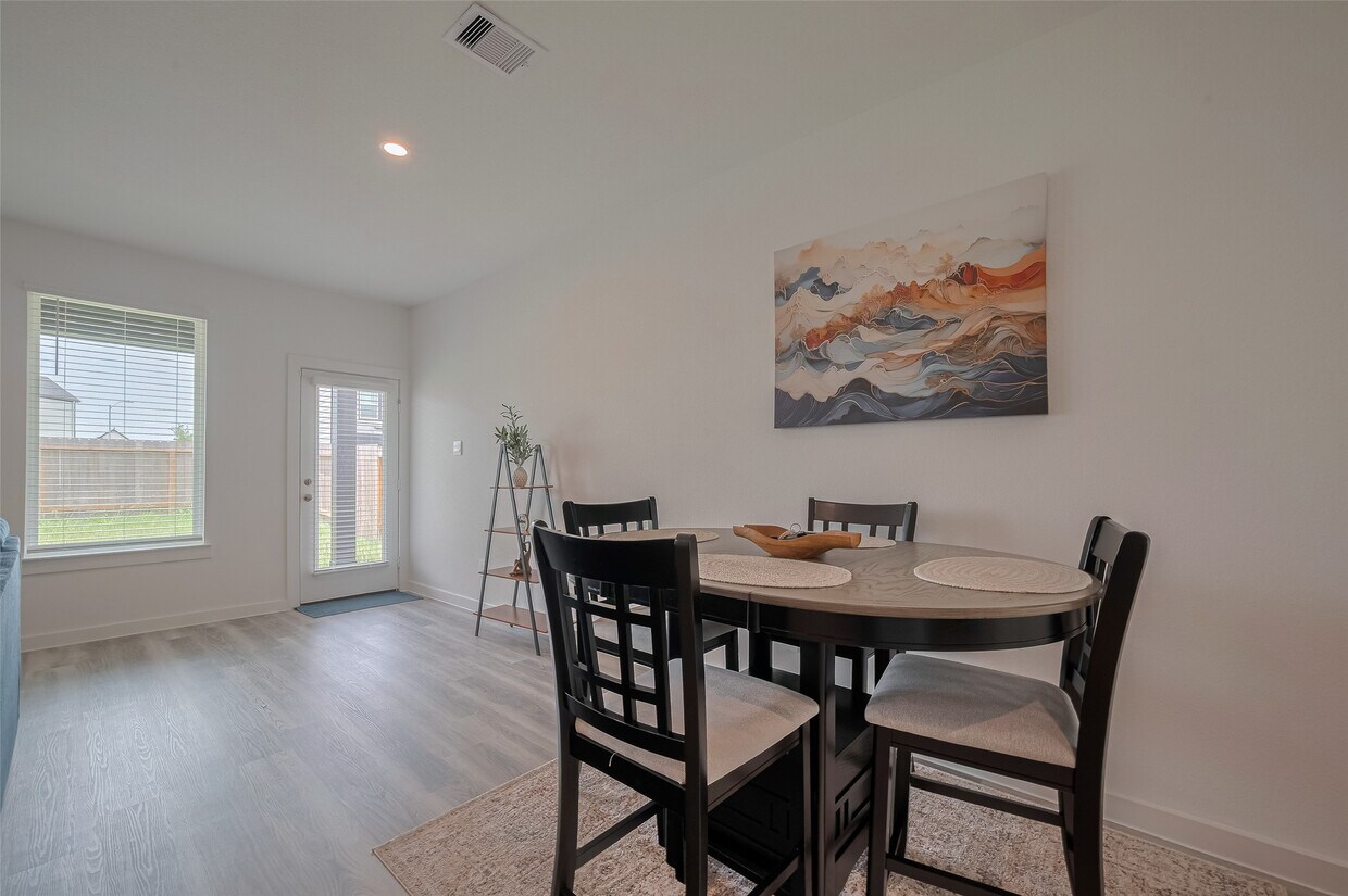 Foto del edificio - 3113 Crown Gate Dr