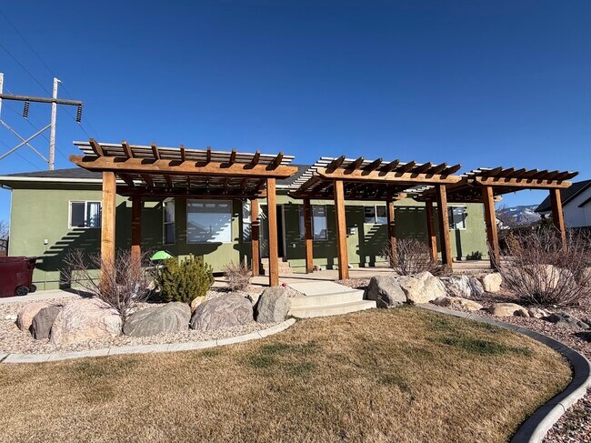 Foto del edificio - 818 S 4425 W