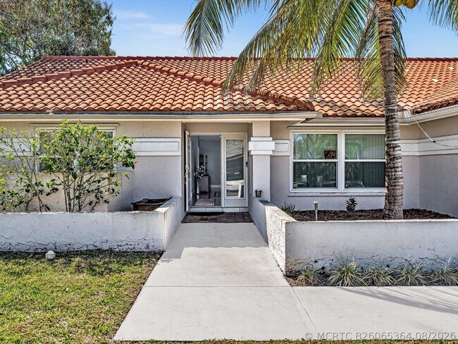 Building Photo - 9393 Laurel Green Dr