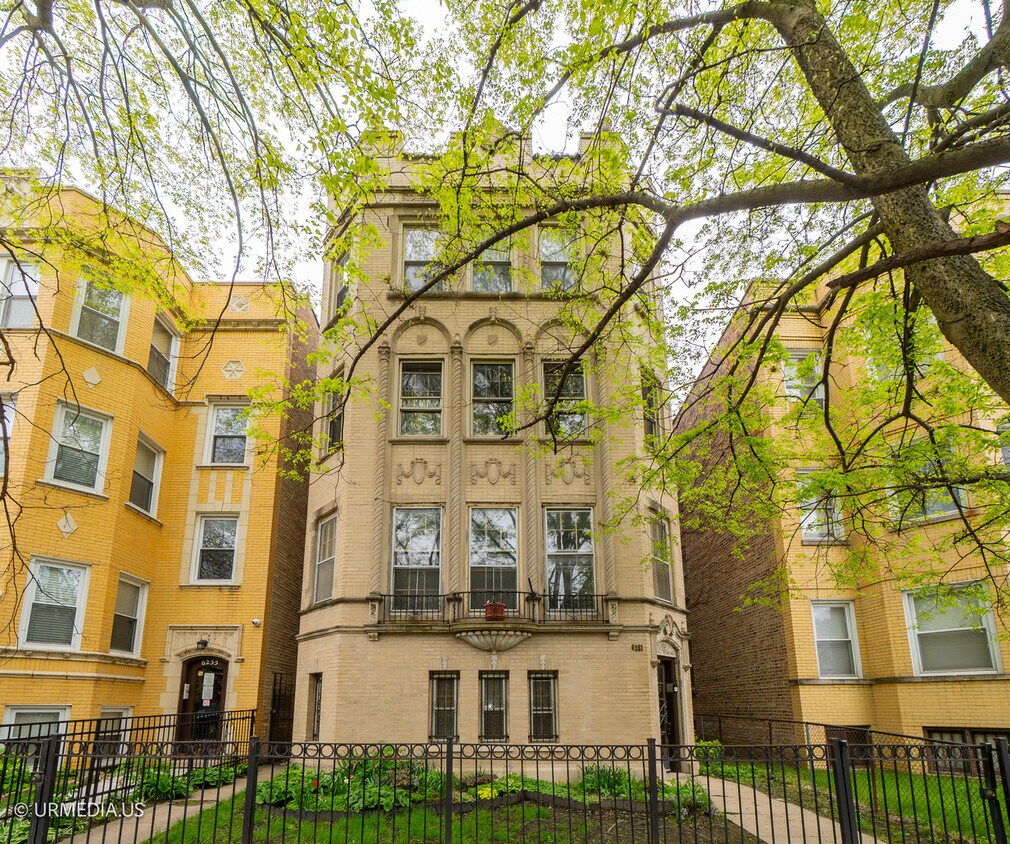 Foto principal - 6251 N Oakley Ave