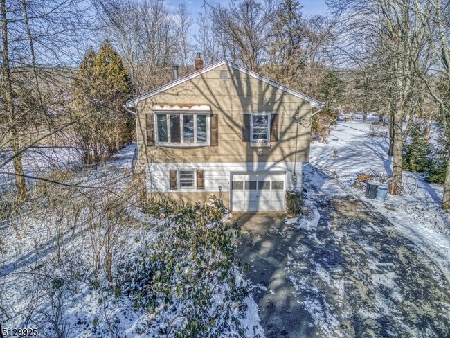 Building Photo - 115 Ford Rd