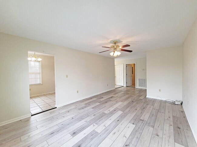 Foto del edificio - 330 Jones Ln