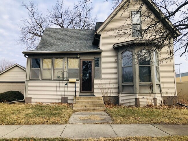 Front of house - 615 W 2nd St