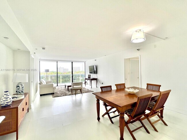 Building Photo - 20515 E Country Club Dr