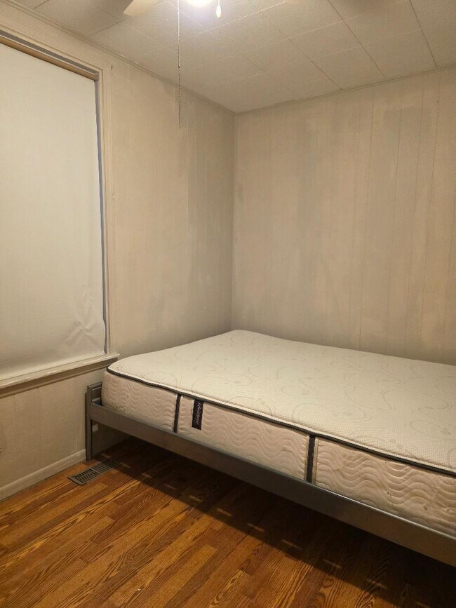 Foto del edificio - 1712 W 33rd Pl