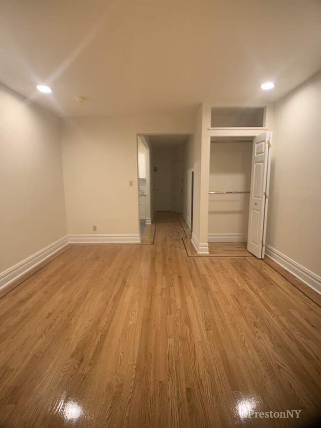 Foto del edificio - 112 E 90th St