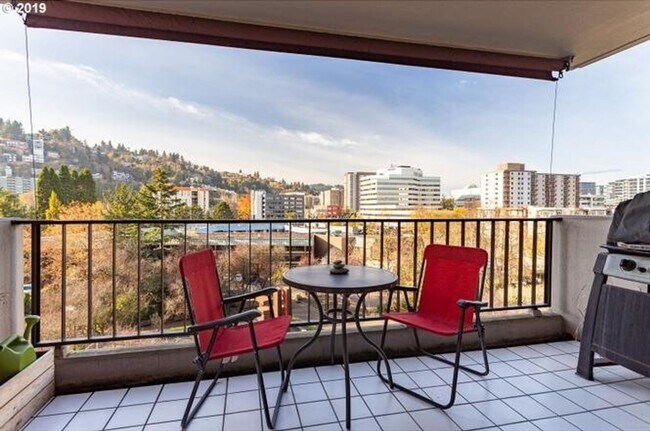 Building Photo - American Plaza Condo With Amazing Views!