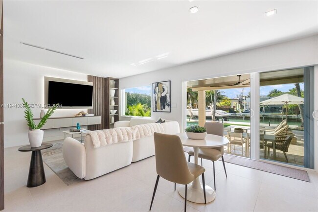 Foto del edificio - 7810 Hawthorne Ave