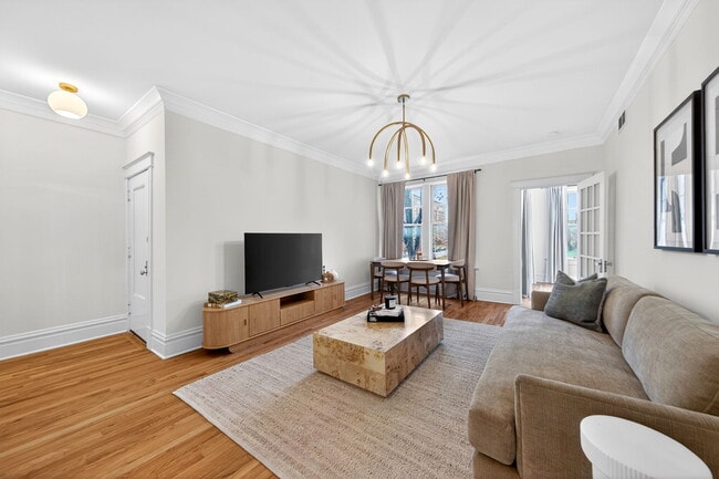 Foto del edificio - 5394 Pershing Ave