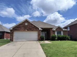 Building Photo - 1933 Juniper Dr