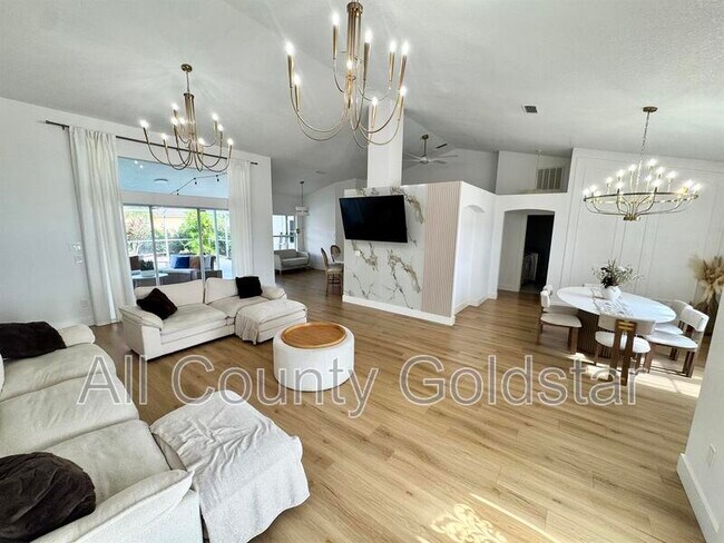 Foto del edificio - 5028 Greenway Ct