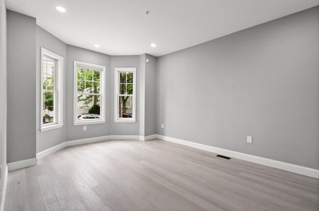 Photo - 118 Webster St Apartment