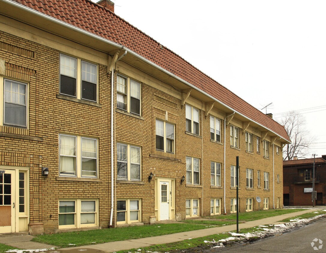 Building Photo - 266 E 156th St