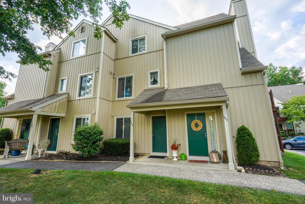 Primary Photo - 166 Woodlake Dr