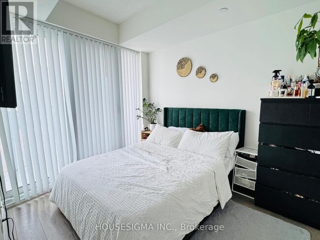 Building Photo - 88 Harbour St