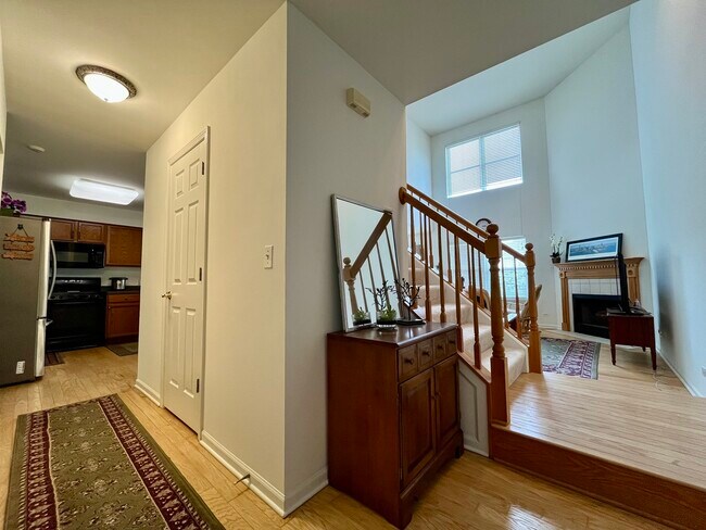 Foto del edificio - 3259 Cool Springs Ct
