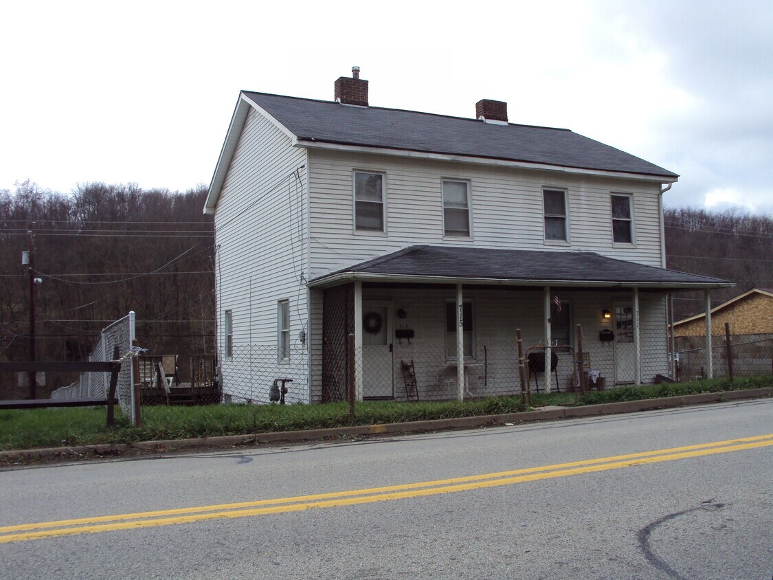 Primary Photo - 715 N Main St