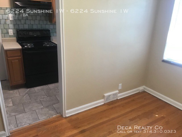 Building Photo - 2 Bedroom Apartment