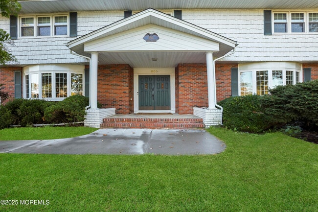 Foto del edificio - 601 Duchess Ct